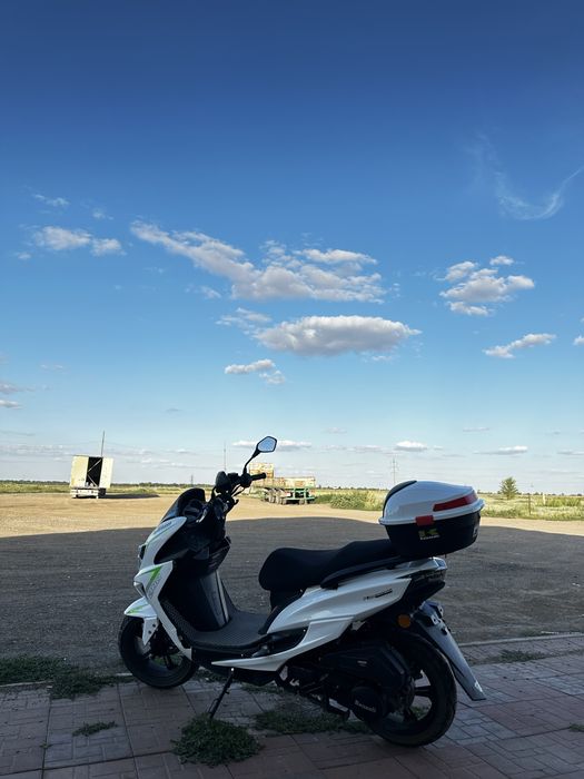 Продаю Макси скутер