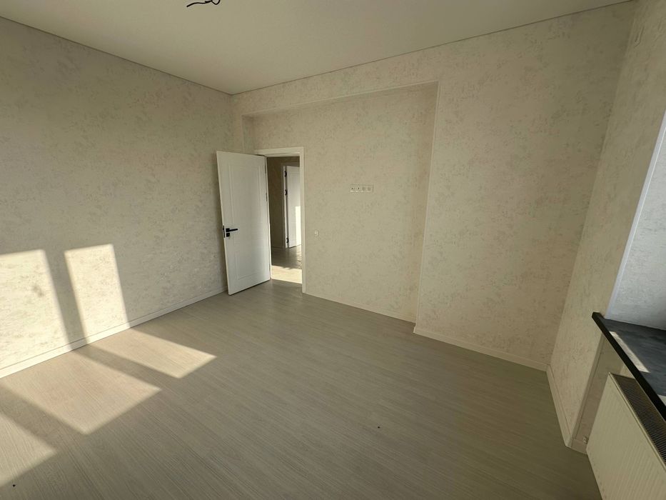 Срочно сотилади участка сергелидан 6.7км узокликда 7хона 2соту Янгийул