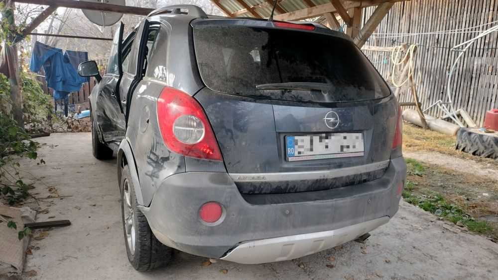 Vând Opel Antara lovită