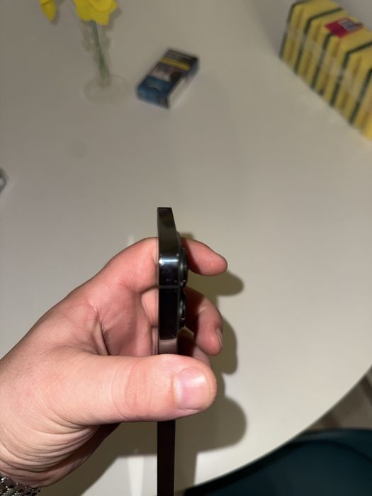 Vând iphone 13 pro