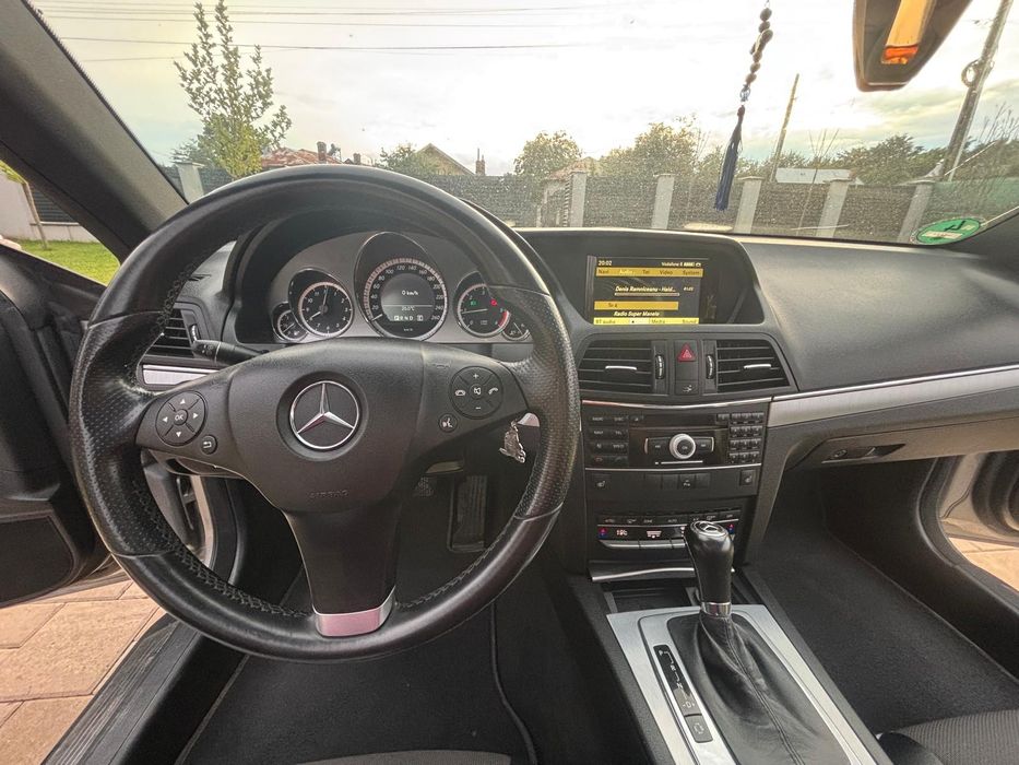 Schimb Vând 8500 euro  Mercedes Benz E220 coupe
