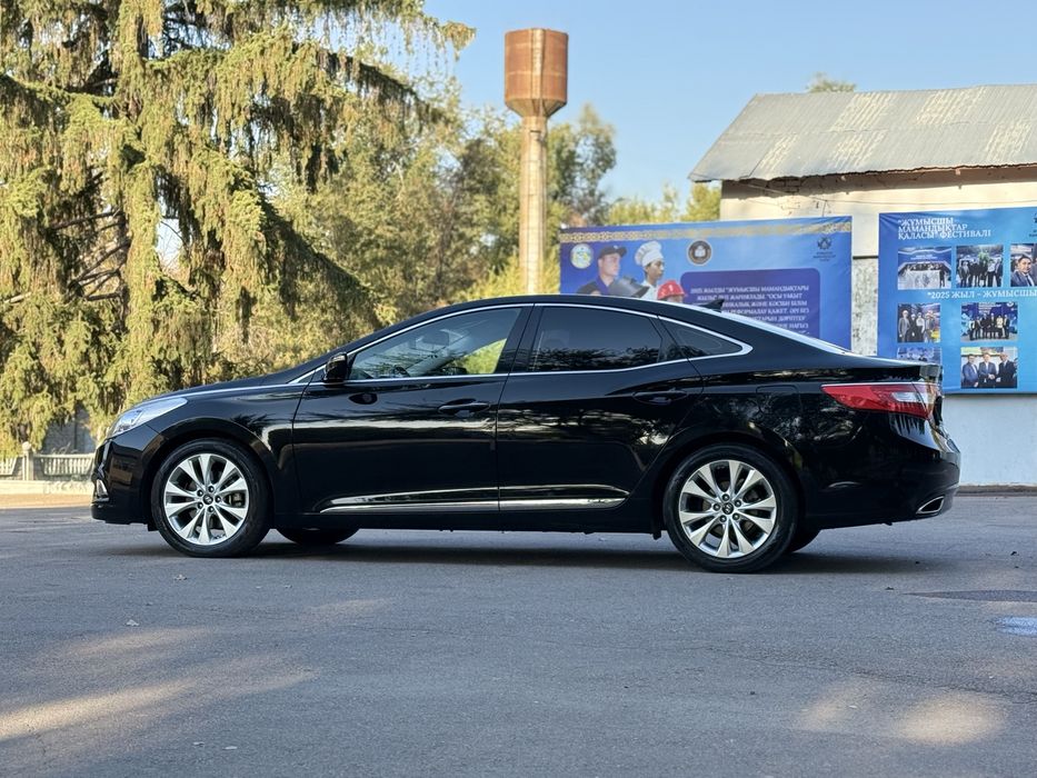 Hyundai Grandeur HG300