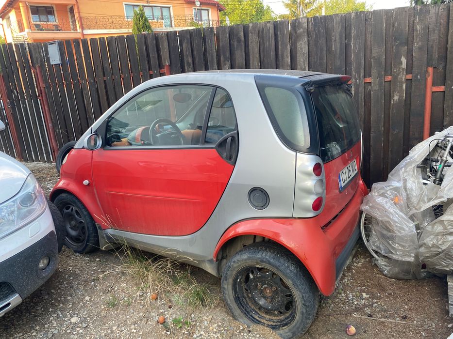 Vând Smart fortwo benzină