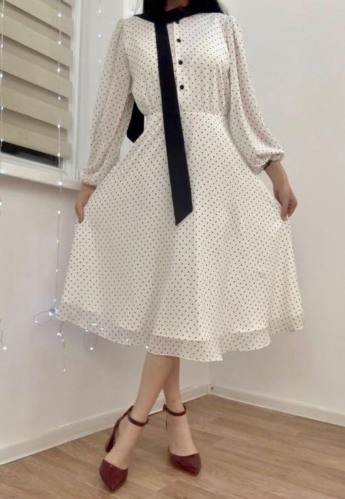 Платье Lichi размера m