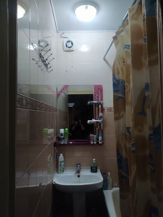 3х комнатная квартира. 1 этаж. На дорогу. Удобна  для бизнеса