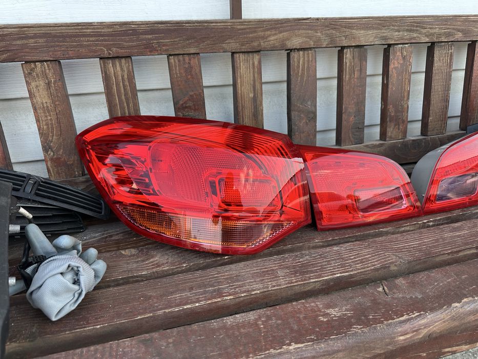 Стоп/Стопове за Опел Астра J комби!!!