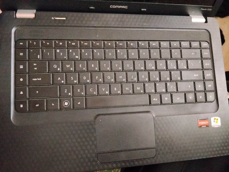 Ноутбук COMPAQ Presairo CQ56 рабочий в хорошем состоянии,в комплекте и