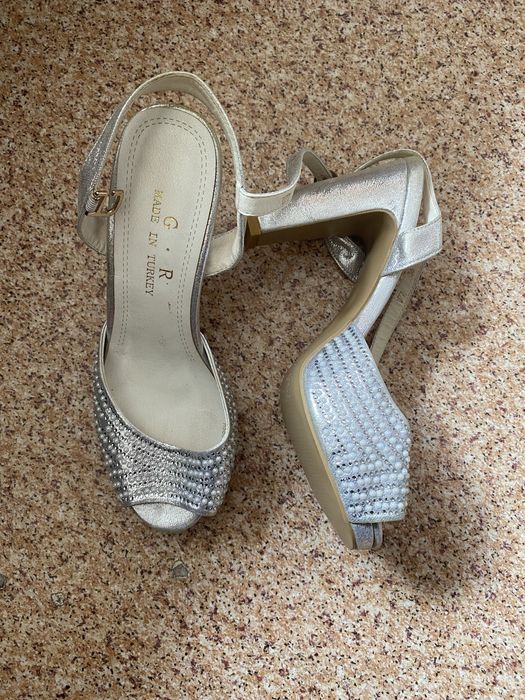 Отличном  состояний  туфли  продам .