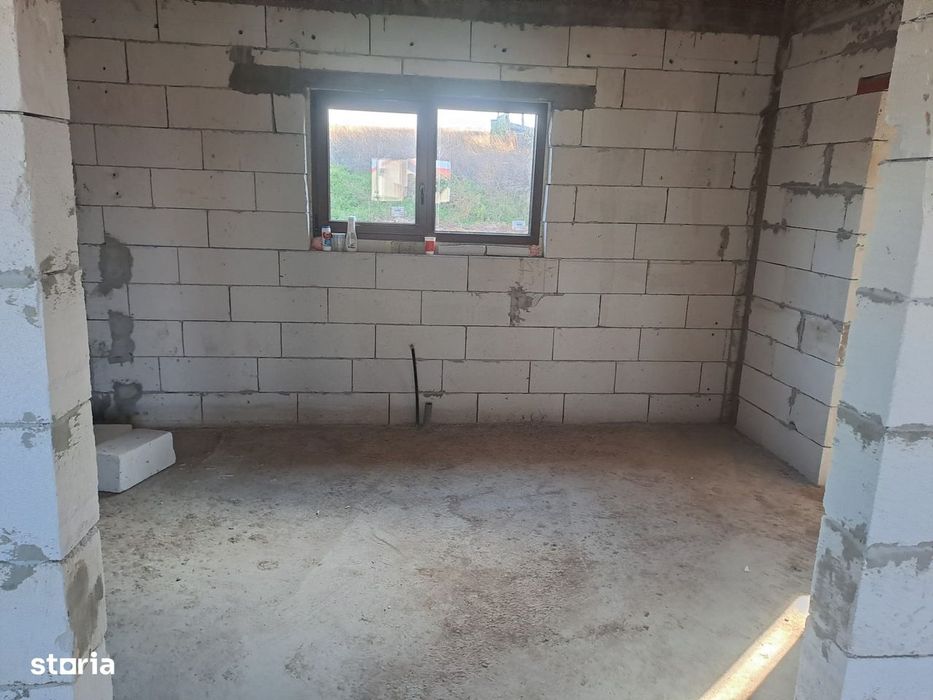 Casă la roșu | Malcoci, Tulcea | Teren 500 mp