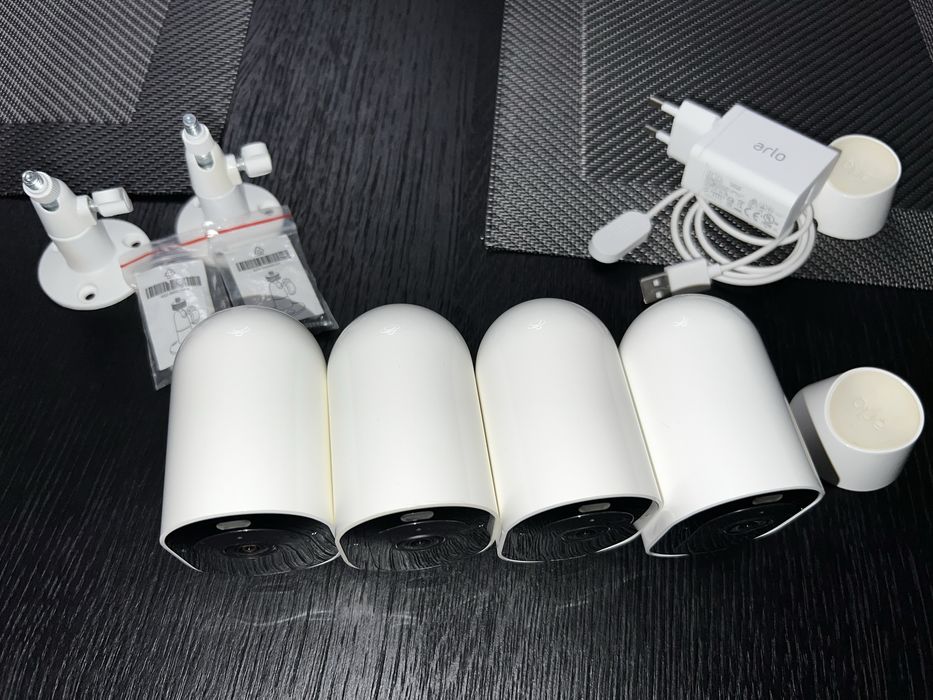 Sistem supraveghere Arlo Pro 4/ camere video