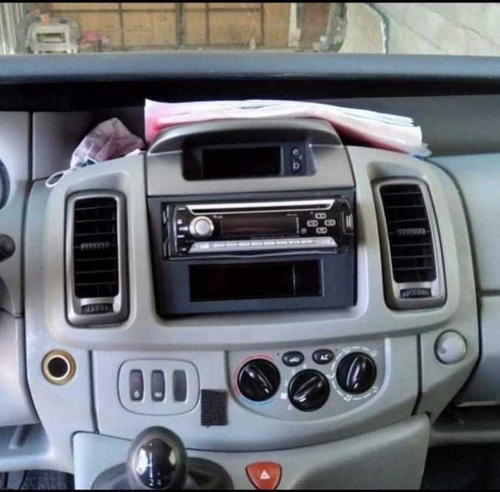 Navigatie Android Renault Trafic Opel Vivaro Waze YouTube GPS USB