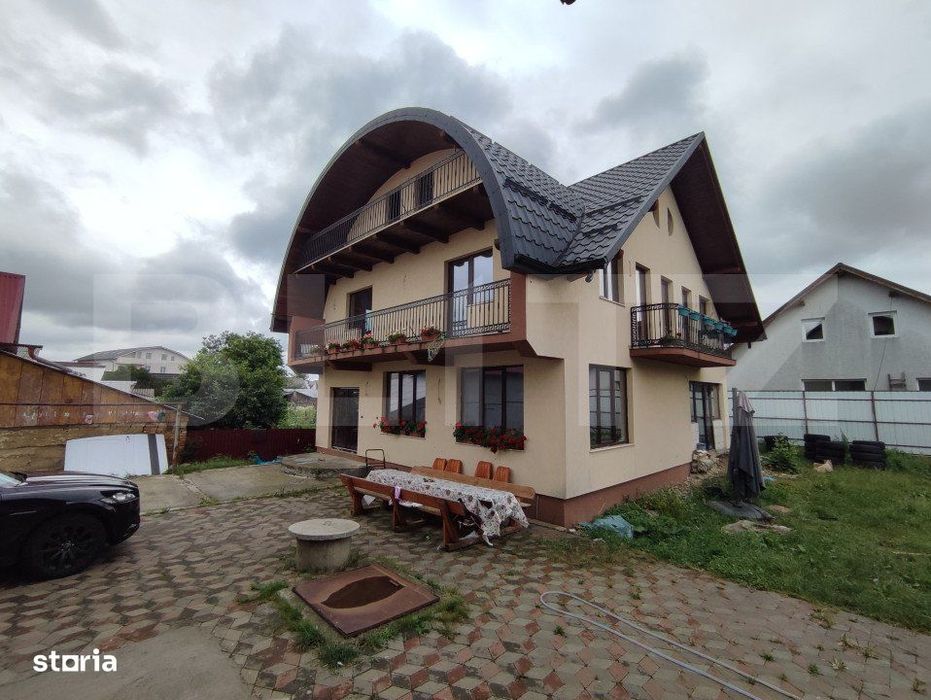 Ocazie! Doua case individuale in aceeasi curte in Radauti