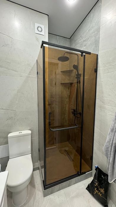 Душевые кабины стеклянные перегородки