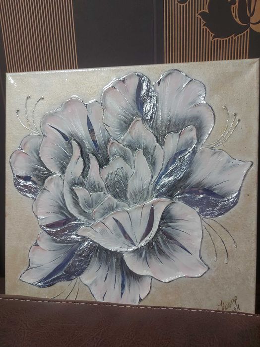 Рисувам картини по поръчка.