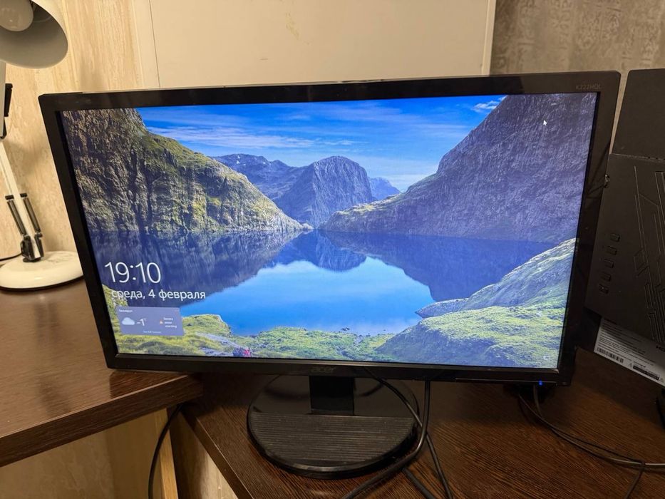 монитор Acer примерно 21–22 дюйма 60гц