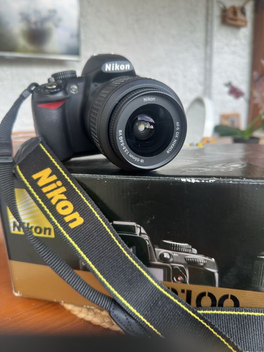 Nikon D3100 с обектив 18–55mm VR