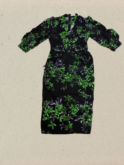 Продаю все платья