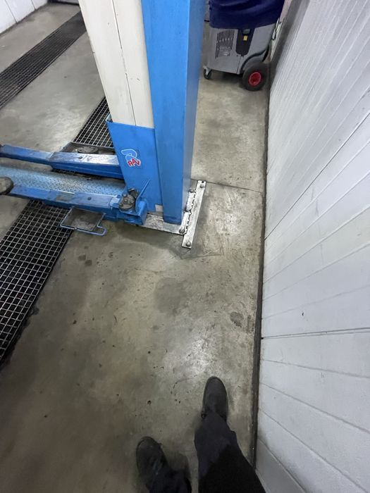 Elevator de vanzare  Ravaglioli Italia 2.7 tone