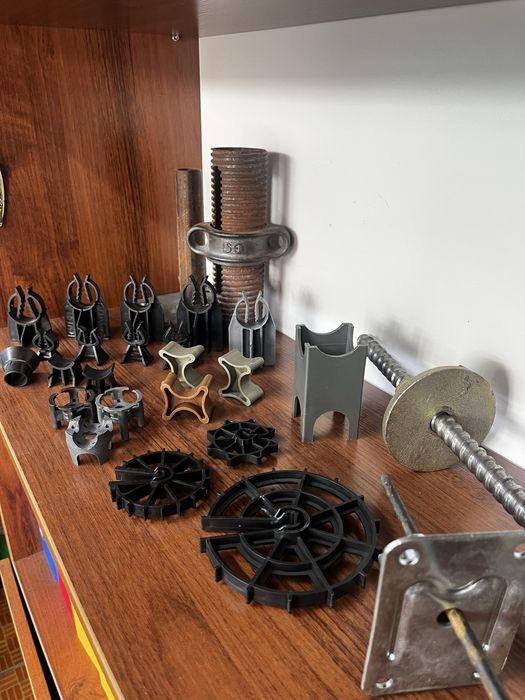 Фиксаторы Универсальные. Сухарики. Опоры.