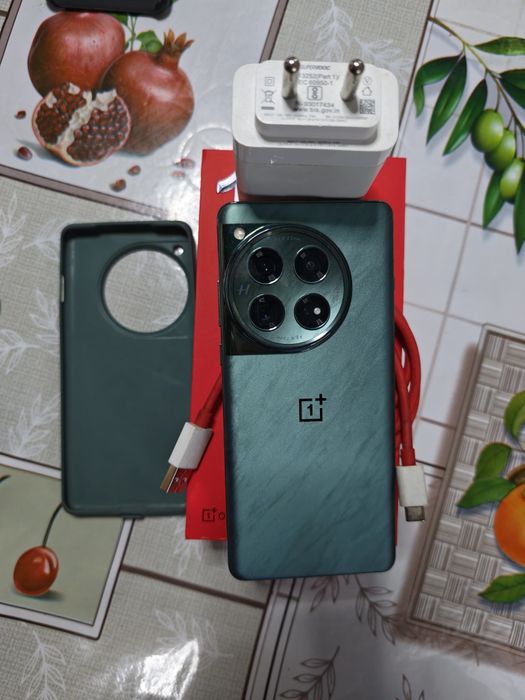 OnePlus 12 12/256GB