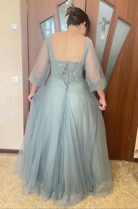 Платья очень в хорошем состояни одевала 1 раз