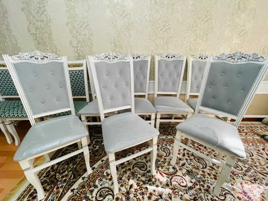 Продам стол гостиный