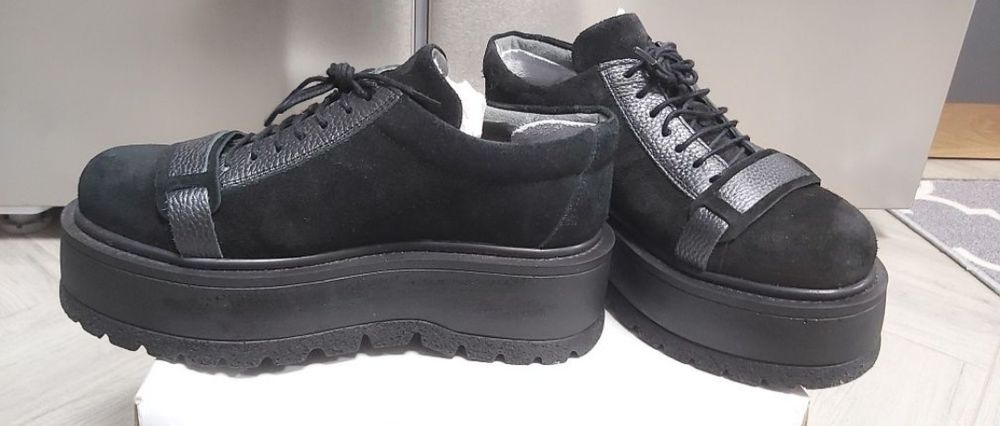 Pantofi piele inoarsă