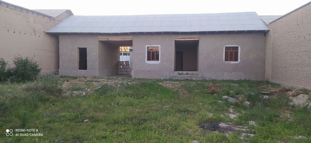 Jizzax shaxar zilol mahallada 5 xona hovli sotiladi