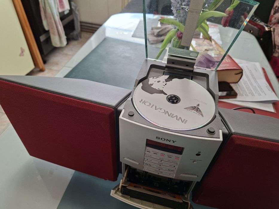 Sony CMD-ED1, sistem compact cu CD, radio si casetofon,boxe detașabile