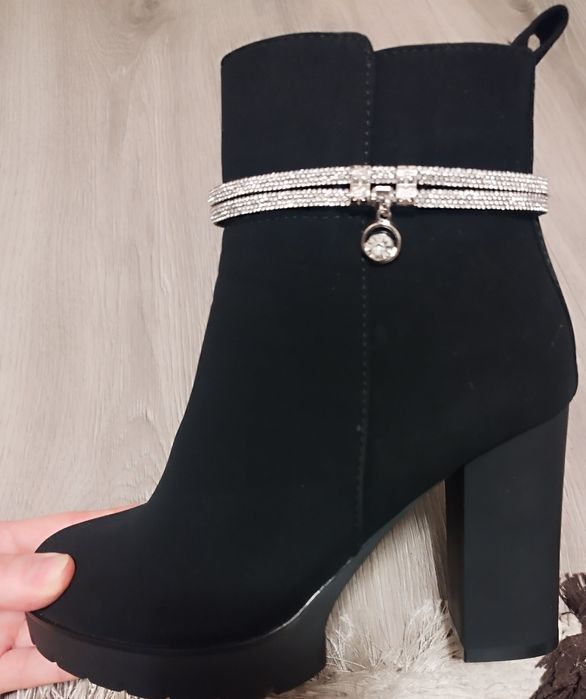 Botine Negre noi nouțe