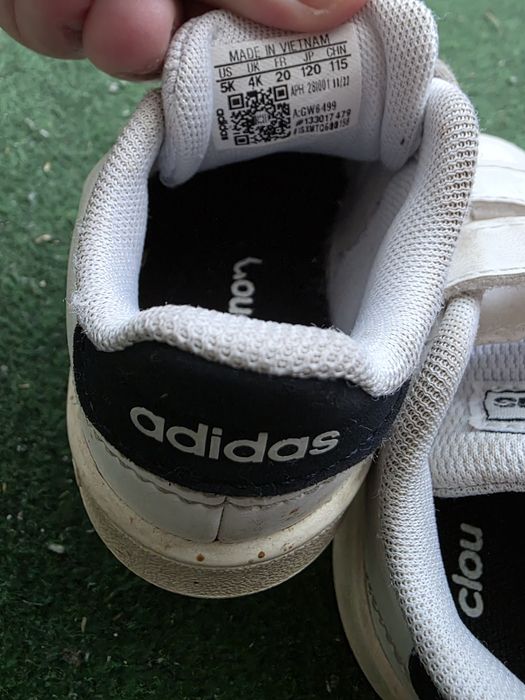 Обувки ADIDAS 20 номер 
Цена 20лв