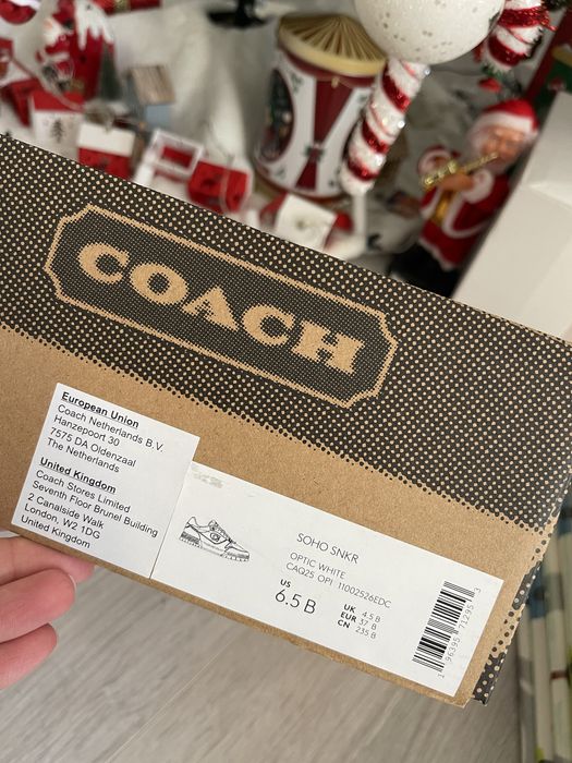 Нови обувки COACH
