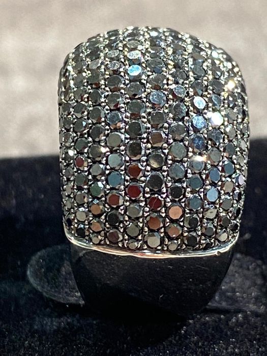 Продам кольцо золотое Carmen оригинал