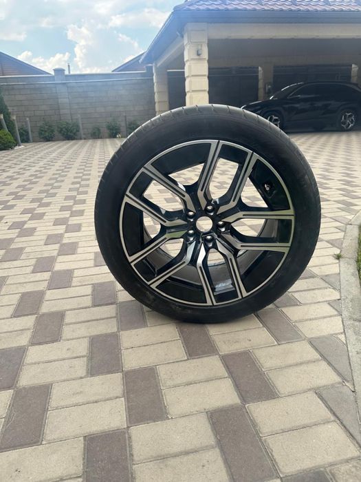 Диски на BMW 740,2022