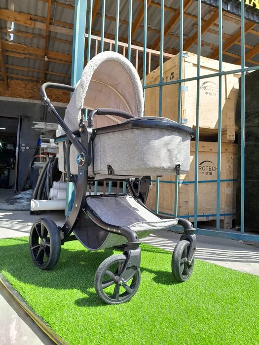 Коляска всесезонная.