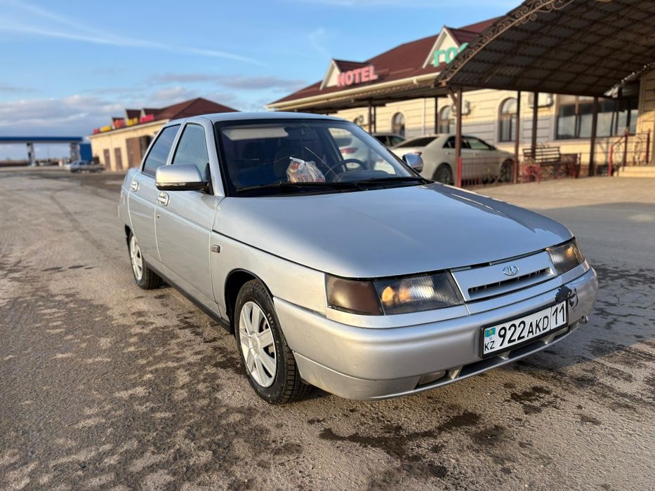 Продаю машину лада 2110