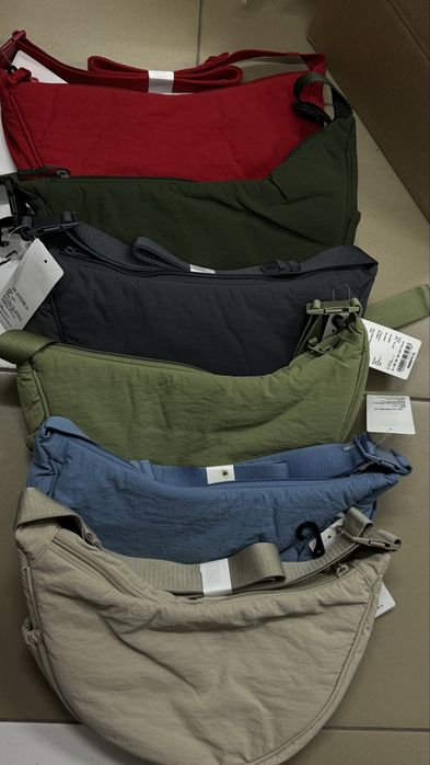 Футболка Юникло uniqlo сумка