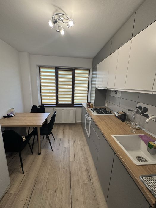 Inchiriez apartament cu 3 camere Alexandru Cel Bun