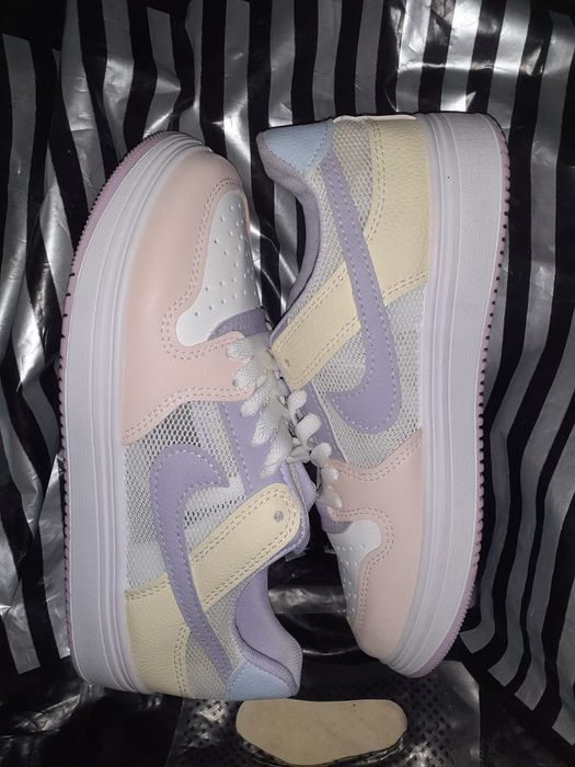 Женские летние кроссовки