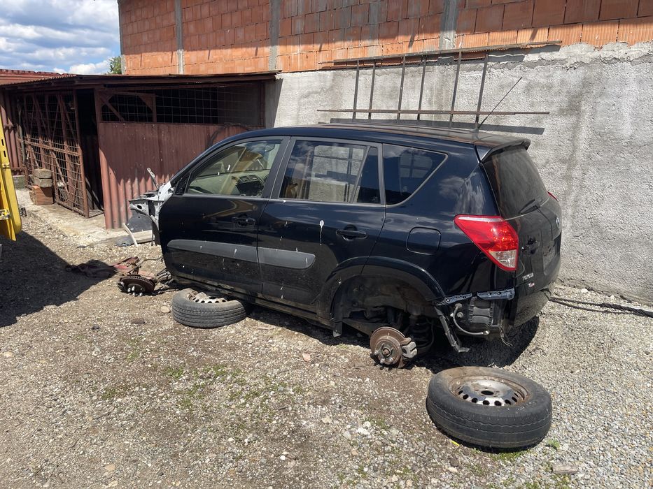 Usa fata / spate, culisre neagra Toyota Rav4 , complete