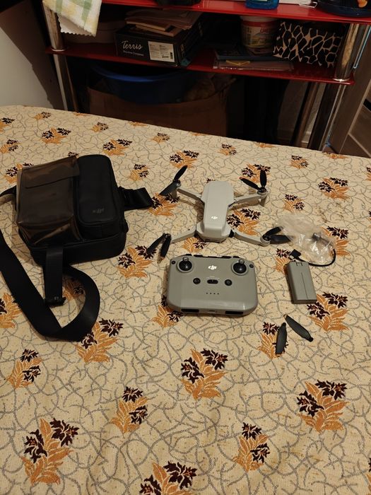 продам или обменяю дрон DJI MINI 2 SE