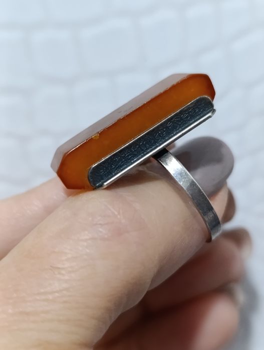 Кольца с янтарем