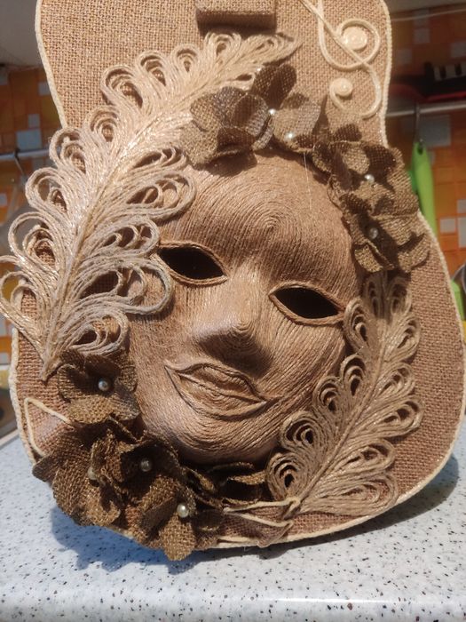 Гитара из джутовой еити