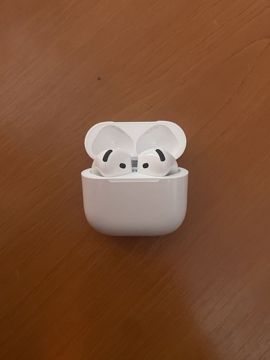 Apple AirPods 4 ANC cu factură