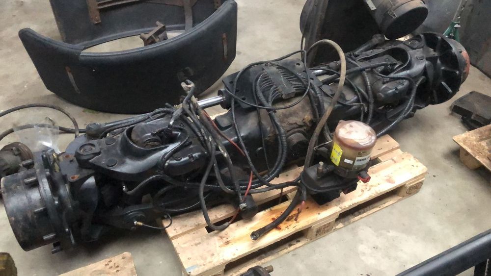 Dezmembrez Fendt 512