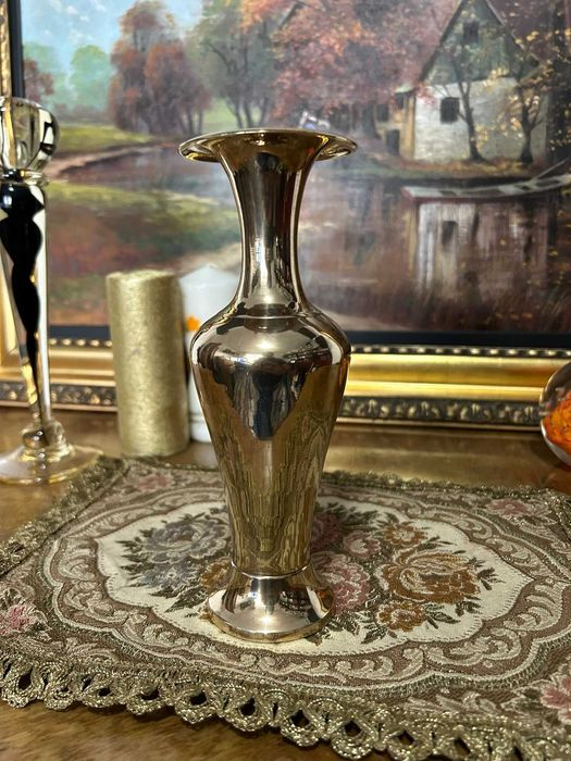 A107 Vaza decoratiune de alama veche 271g 20h si 7d
