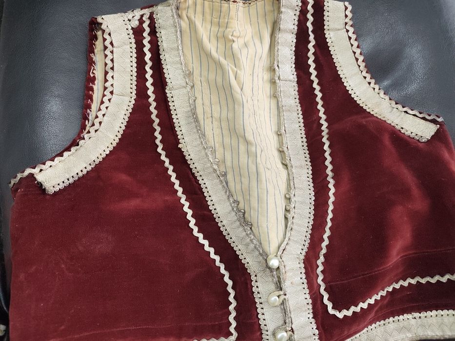 Старо елече елек носия