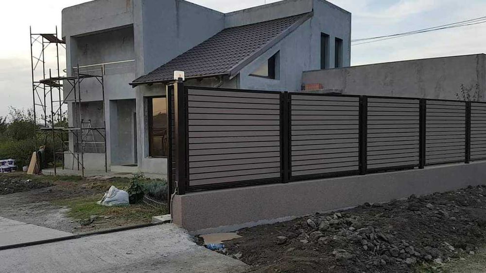 Garduri din sipca metalica, panou stil jaluzele, tabla, plasa si BCA