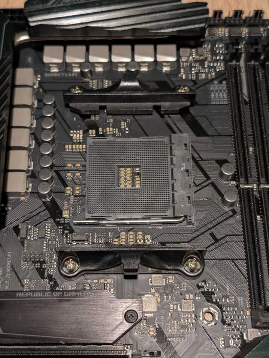 Дънна платка  ASUS ROG Crosshair VII Hero AM4 AMD X470