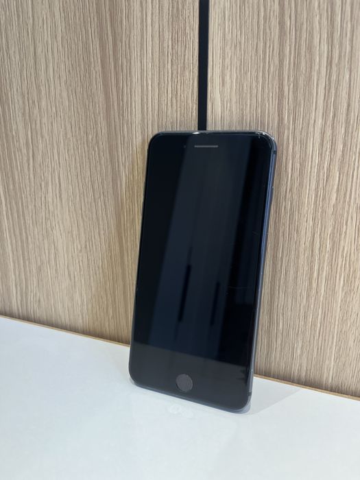 Iphone 8 plus holati yaxshi aybi yoq ochilmagan